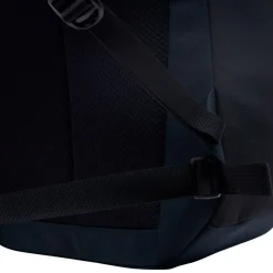 Haglöfs Rygsække|Udstyr-Corker Large - True Black  True BlackVægt: 678 gramVolumen: 24 literMål LxDxB: 49 x 30x 20En innovativt designet og karakteristisk dagtursrygsæk i høj kvalitet til unge eventyrere. Fremstillet af genanvendte, beskyttende stoffer. Indholdet i Corker er let at komme til via en smart, stor åbning i siden, der giver god adgang til - og et let overblik over - alt, hvad der er pakket ned i den. Robust opbygning, der forhindrer rygsækken i at falde sammen.Specifikationer:- 100% genanvendt hovedbestanddel, vejrbestandigt og meget holdbart stof- Stor åbning i siderummet, der giver god adgang og overblik over indholdet- En mindre lynlåslomme inde i hovedrummet- Box-facon: forhindrer rygsækken i at falde sammen- Navn og adresselabel trykt indvendigt i rygsækken- En strækbar sidelomme, der kan udvides, til vandflaske eller ekstra udstyr- Anatomisk formede skulderremme Brystrem med brudsikkert sikkerhedsspænde- Ekstern strop for lettere adgang til ting såsom tøj- Reflekslogo for god synlighed- Store lynlåsstrop, der er lette at få fat i- Håndtag i toppen, der er let at gribe fat i- Overfladerne er imprægneret med DWR uden fluorocarbon: hjælper med at holde vand og smuds borteDetaljer