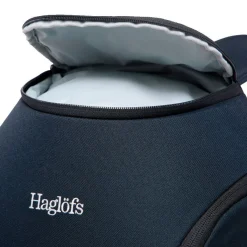 Haglöfs Rygsække|Udstyr-Corker Medium - True Black  True BlackVægt: 678 gramVolumen: 18 literMål LxDxB: 43 x 28 x 19En innovativt designet og karakteristisk dagtursrygsæk i høj kvalitet til unge eventyrere. Fremstillet af genanvendte, beskyttende stoffer. Indholdet i Corker er let at komme til via en smart, stor åbning i siden, der giver god adgang til - og et let overblik over - alt, hvad der er pakket ned i den. Robust opbygning, der forhindrer rygsækken i at falde sammen.Specifikationer:- 100% genanvendt hovedbestanddel, vejrbestandigt og meget holdbart stof- Stor åbning i siderummet, der giver god adgang og overblik over indholdet- En mindre lynlåslomme inde i hovedrummet- Box-facon: forhindrer rygsækken i at falde sammen- Navn og adresselabel trykt indvendigt i rygsækken- En strækbar sidelomme, der kan udvides, til vandflaske eller ekstra udstyr- Anatomisk formede skulderremme Brystrem med brudsikkert sikkerhedsspænde- Ekstern strop for lettere adgang til ting såsom tøj- Reflekslogo for god synlighed- Store lynlåsstrop, der er lette at få fat i- Håndtag i toppen, der er let at gribe fat i- Overfladerne er imprægneret med DWR uden fluorocarbon: hjælper med at holde vand og smuds borteDetaljer