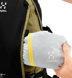 Haglöfs Rygsække|Tasker Og Rygsække-Tight Large Rygsæk, olive green True black / Olive GreenVolume: ca. 25 literMål: (højde x dybde x bredde): 53x26x31 cmVægt: ca. 600 gDen populære Tight rygsæk fra Haglöfs er tilbage i en opdateret version. Haglöfs kombinerer genanvendte materialer med et markant, ikonisk design.