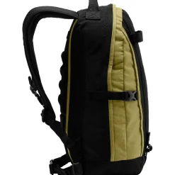 Haglöfs Rygsække|Tasker Og Rygsække-Tight Rygsæk Medium, olive green True black / Olive GreenVolume: ca. 20 literMål: (højde x dybde x bredde): 50x23x29 cmVægt: ca. 525 gDen populære Tight rygsæk fra Haglöfs er tilbage i en opdateret version. Haglöfs kombinerer genanvendte materialer med et markant, ikonisk design.