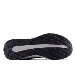 New Balance Fritidssko|Sneakers-880 V7 Walking Herresko  Black CementNew Balance Fresh Foam Walking 880 v7 har en blød Fresh Foam-mellemsål for ekstra støddæmpning, hvor du har mest brug for det, og hjælper dine fødder med at holde sig komfortable på lange gåture. Med en NDurance-ydersål i gummi er disse vandresko lavet til at være holdbare kilometer efter kilometer, mens ydersålens Walking Strike Path-teknologi hjælper med at guide din fod til jævne skridt.Specifikationer:- Dæmpende Fresh Foam-mellemsål, som er omhyggeligt udviklet til at gøre skoen ekstra let og behagelig- Overdel i ruskind/mesh for holdbarhed og en let fornemmelse- Ydersål af NDurance-gummi leverer overlegen slidstyrke, så skoene holder længere selv i de områder, som bliver slidt allermest- Ydersålen er fremstillet med Walking Strike Path-teknologi, som guider foden gennem hele gangcyklussenDetaljer