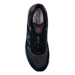 New Balance Fritidssko|Sneakers-880 V7 Walking Herresko  BlackNew Balance Fresh Foam Walking 880 v7 har en blød Fresh Foam-mellemsål for ekstra støddæmpning, hvor du har mest brug for det, og hjælper dine fødder med at holde sig komfortable på lange gåture. Med en NDurance-ydersål i gummi er disse vandresko lavet til at være holdbare kilometer efter kilometer, mens ydersålens Walking Strike Path-teknologi hjælper med at guide din fod til jævne skridt.Specifikationer:- Dæmpende Fresh Foam-mellemsål, som er omhyggeligt udviklet til at gøre skoen ekstra let og behagelig- Overdel i ruskind/mesh for holdbarhed og en let fornemmelse- Ydersål af NDurance-gummi leverer overlegen slidstyrke, så skoene holder længere selv i de områder, som bliver slidt allermest- Ydersålen er fremstillet med Walking Strike Path-teknologi, som guider foden gennem hele gangcyklussenDetaljer