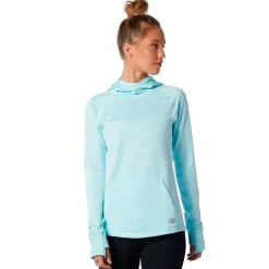 New Balance Træningstøj|Løbetøj-Heat Grid Hoodie Dame, lyseblå  Pale Blue Chill HeatherMateriale: 95% Polyester 4.5% ElastanLøbetrøje designet til det kølige vejr. Med stretch for komfort. Specifikationer:- NB HEAT hurtigtørrende teknologi holder dig varm og holder fugt væk- Atletisk pasform, perfekt til aktiv bevælgese- Lange ærmer med tommelfingerhuller for en behagelig pasform- En kængurulomme m/lynlås til opbevaring af f.eks mobilDetaljer